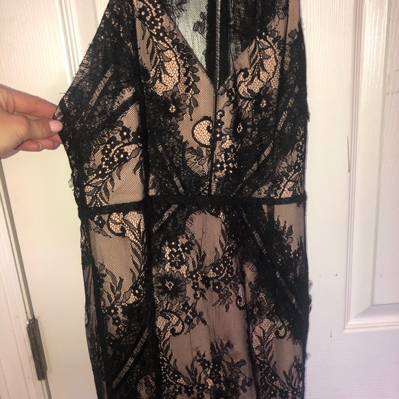 ASTR High Neck Lace Backless Fitted Dress - Picture 4 of 9